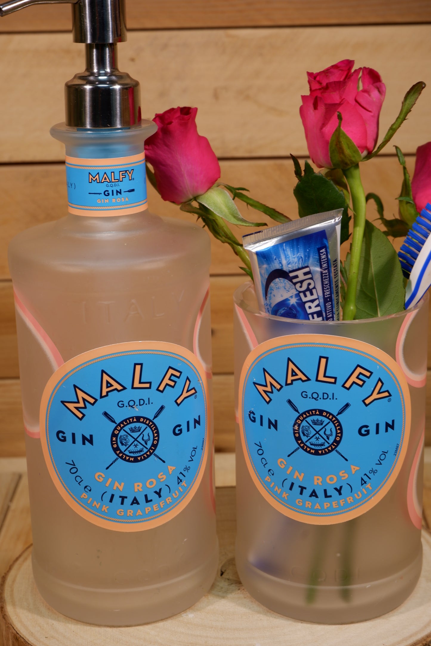 Dispenser + portaspazzolini Malfy rosa