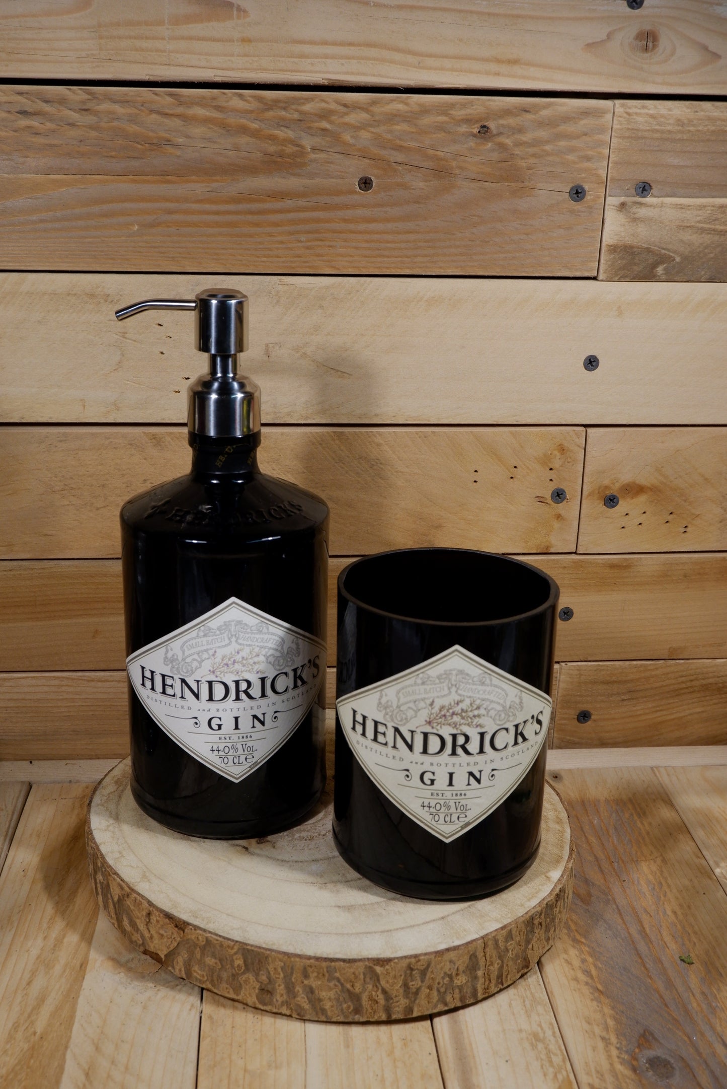 Dispenser + portaspazzolini Hendrick's